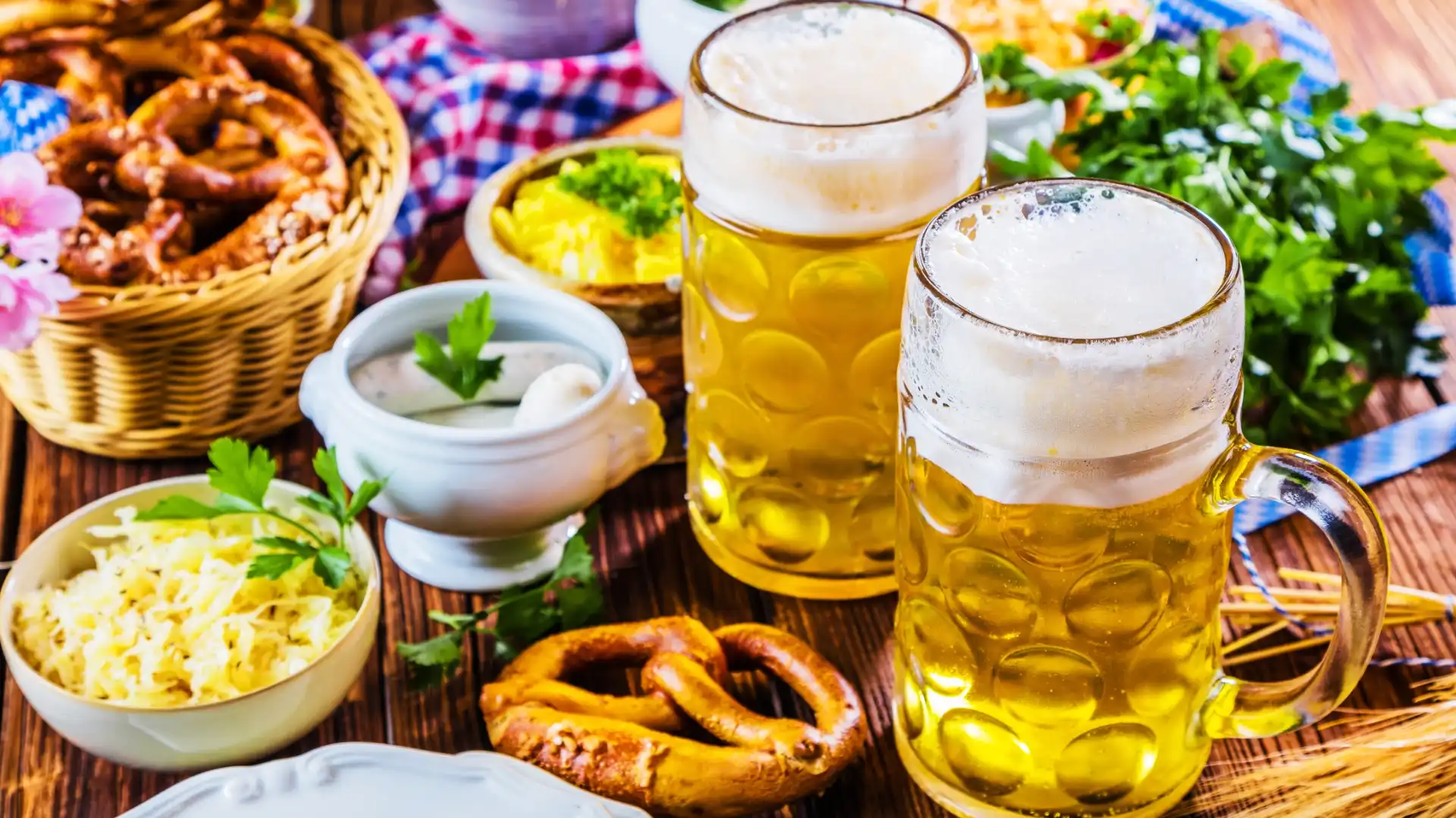 Oktoberfest Spezialitäten – Bayerische Snacks und Bier – Eventcatering München